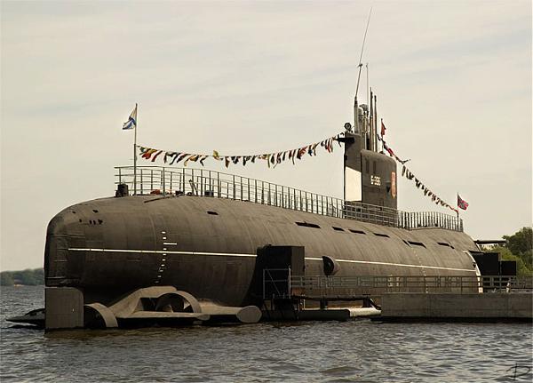 Дизельная подводная лодка Б-396