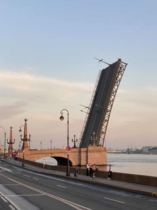 Как выглядят белые ночи в Петербурге 