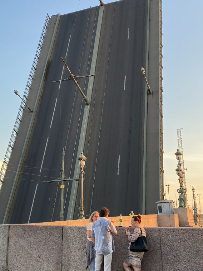 Как выглядят белые ночи в Петербурге 